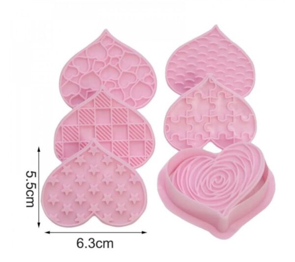 Heart biscuit mould cookie cutter.png