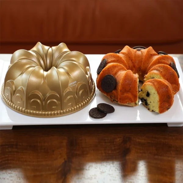Lily Flower Cake Pan - Gold
