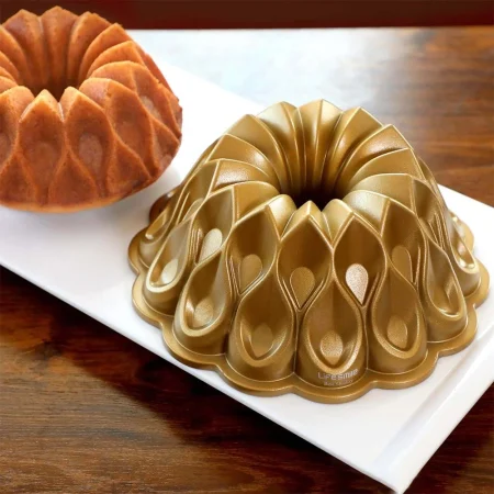 Sapphire Cake Mould - Gold(25.8 x 25.8 x 10.5cm)