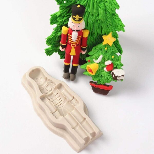 Nutcracker Solider 2